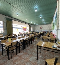 Không gian bên trong hướng ra cửa