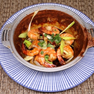 tôm tươi kho tộ